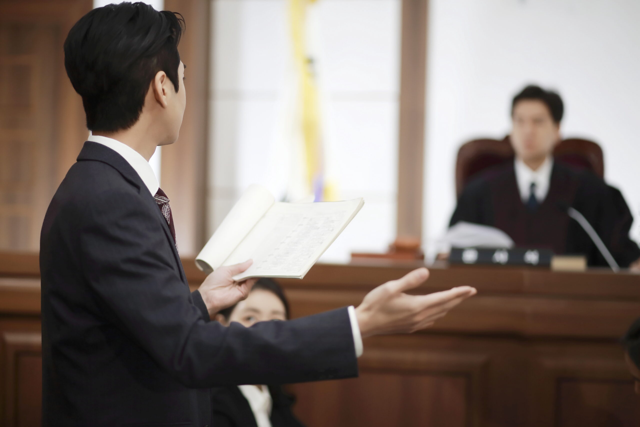 상간녀변호사, 업무적 종속 관계와 남성의 주도적 기망 입증해 80% 감액